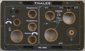 Marquage pour Thales, pièces usinées et peintes, puis sérigraphiées en notre atelier